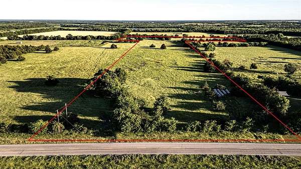 22.8 Acres of Agricultural Land for Sale in Commerce, Texas