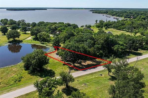 0.55 Acres of Residential Land for Sale in Mabank, Texas
