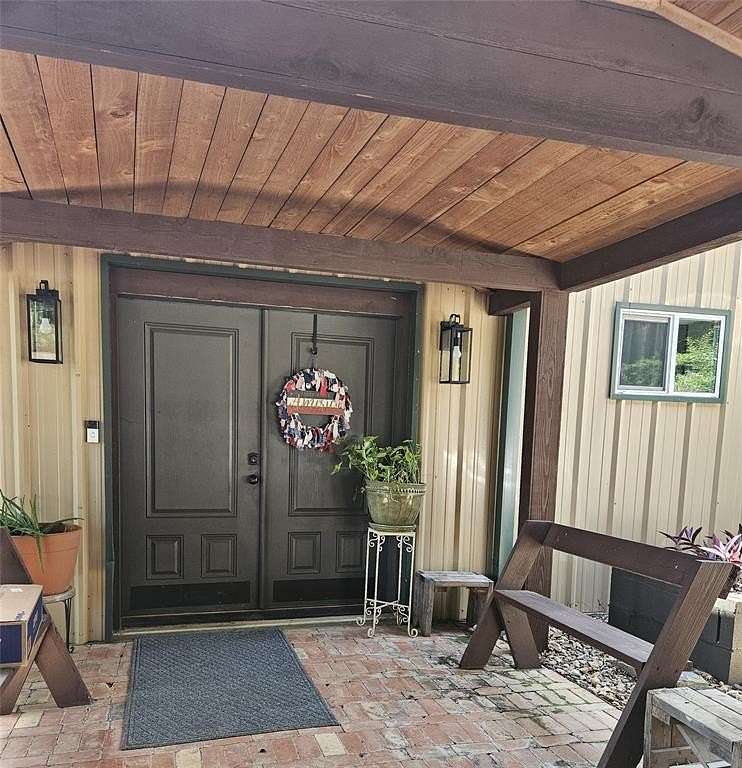 36.7 Acres of Land with Home for Sale in Tyler, Texas