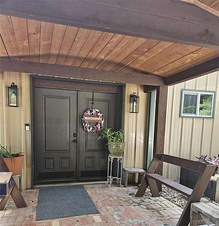 36.7 Acres of Land with Home for Sale in Tyler, Texas