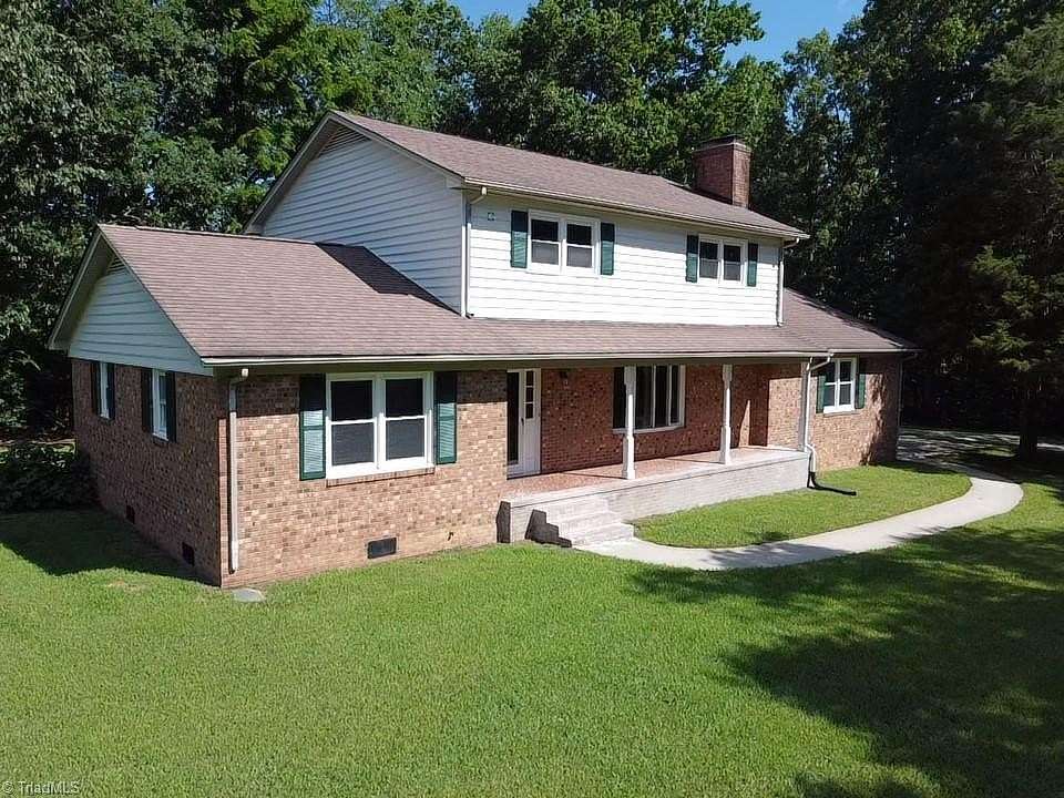 13.8 Acres of Land with Home for Sale in Thomasville, North Carolina