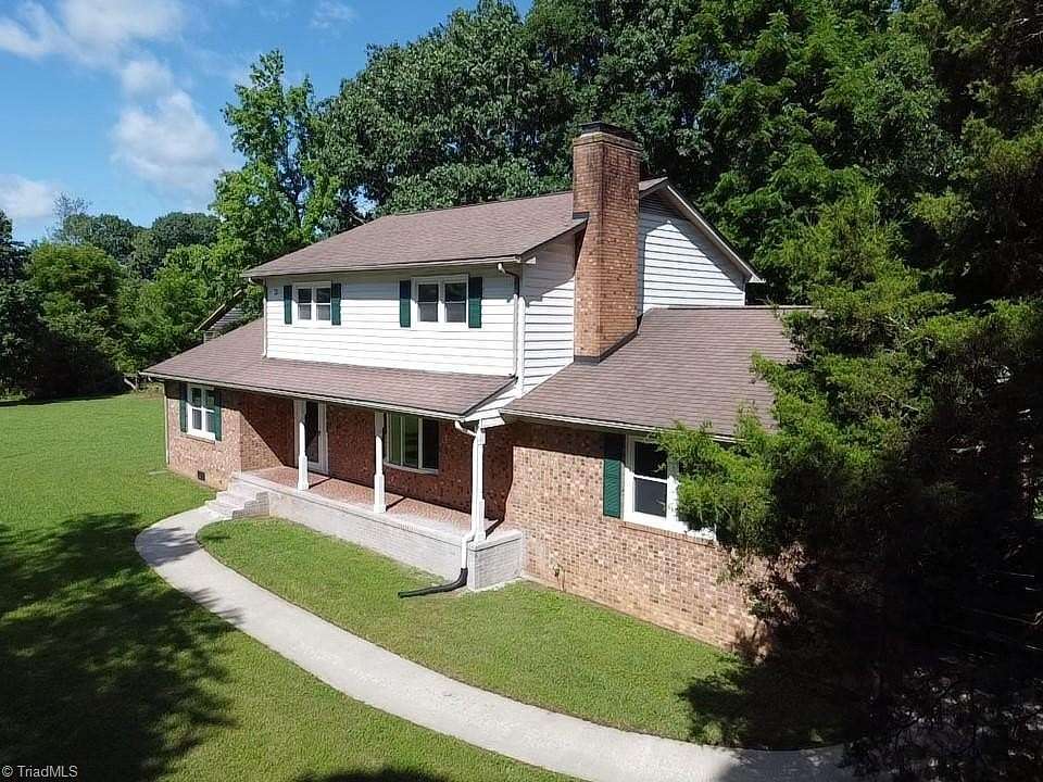 13.8 Acres of Land with Home for Sale in Thomasville, North Carolina