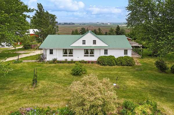 4.28 Acres of Residential Land with Home for Sale in Winthrop, Iowa