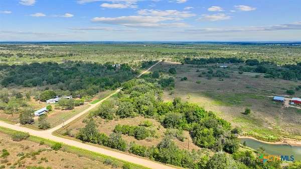 2 Acres of Improved Residential Land for Sale in Waelder, Texas