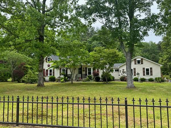 3.34 Acres of Residential Land with Home for Sale in Jamestown, Tennessee