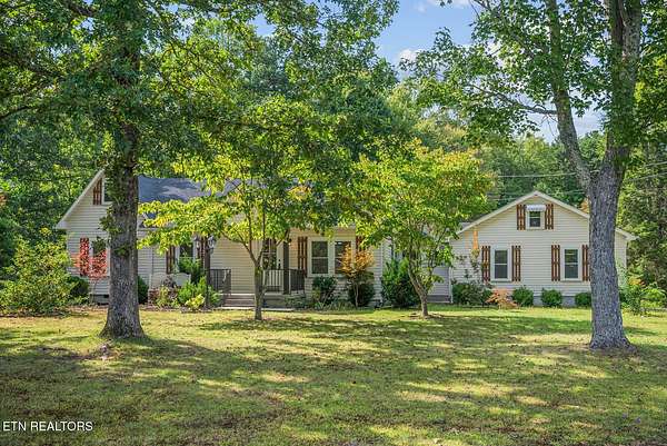 3.34 Acres of Residential Land with Home for Sale in Jamestown, Tennessee