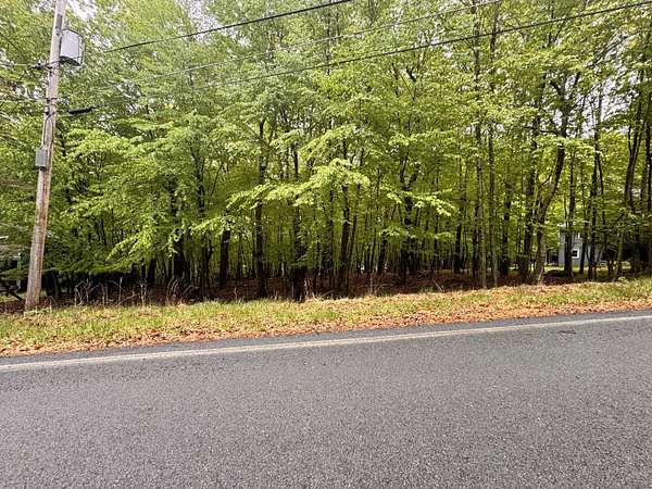 0.5 Acres of Land for Sale in Bushkill, Pennsylvania