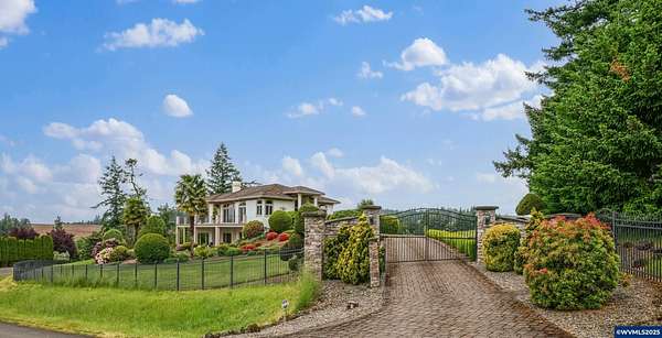 4 Acres of Residential Land with Home for Sale in Turner, Oregon