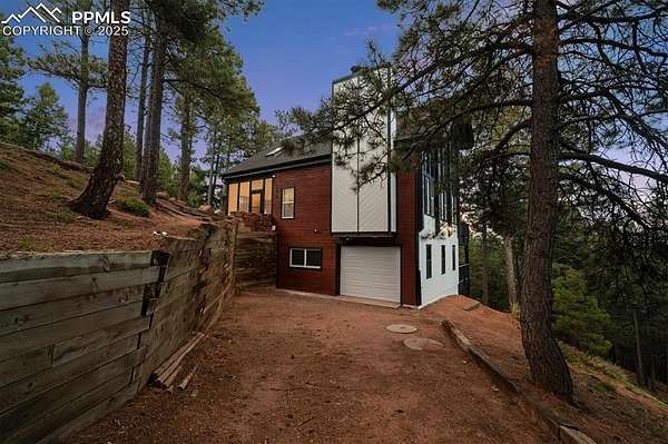 2.67 Acres of Residential Land with Home for Sale in Larkspur, Colorado