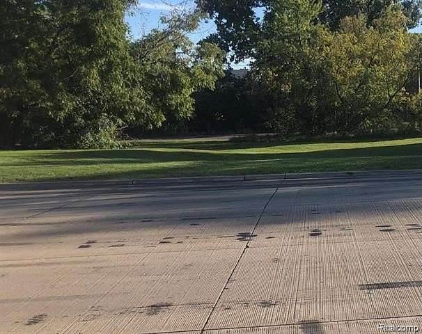 0.66 Acres of Commercial Land for Sale in Pontiac, Michigan