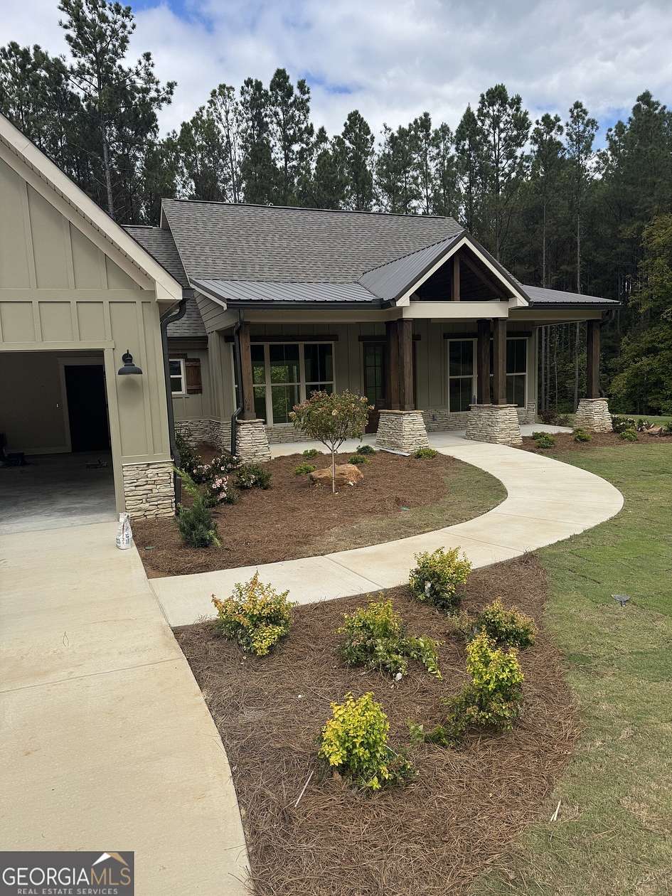 1.54 Acres of Residential Land with Home for Sale in LaGrange, Georgia