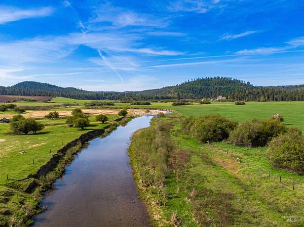 567 Acres of Land with Home for Sale in Harvard, Idaho