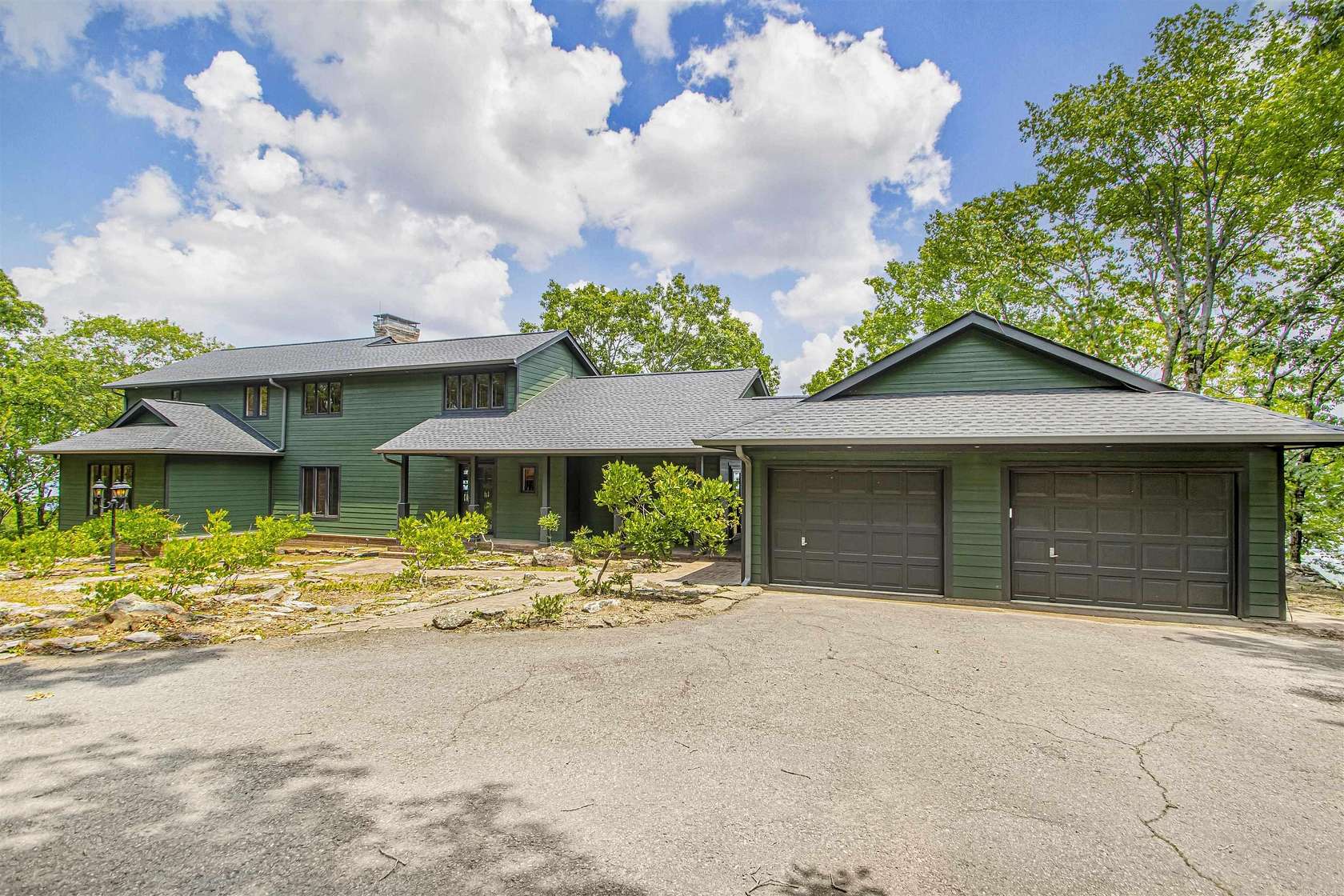 2.5 Acres of Residential Land with Home for Sale in Morrilton, Arkansas