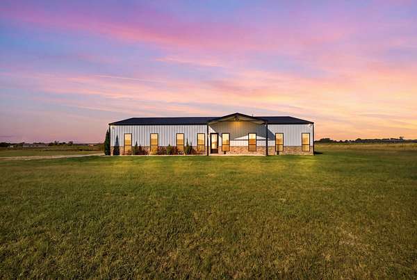 11 Acres of Land with Home for Sale in Whitesboro, Texas