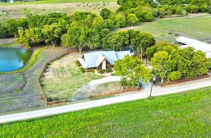 10.3 Acres of Land with Home for Sale in Whitewright, Texas
