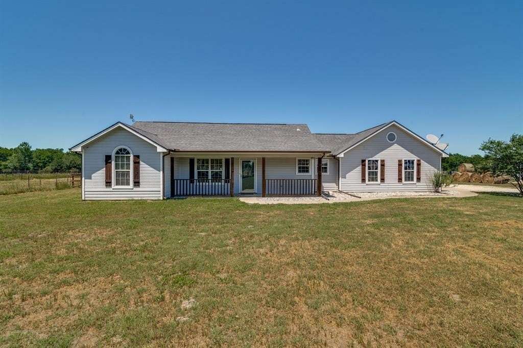 2 Acres of Residential Land with Home for Sale in Caddo Mills, Texas