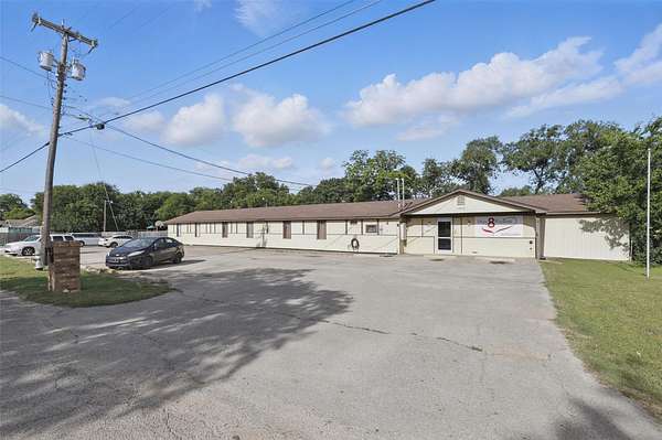 0.9 Acres of Commercial Land for Sale in Cleburne, Texas