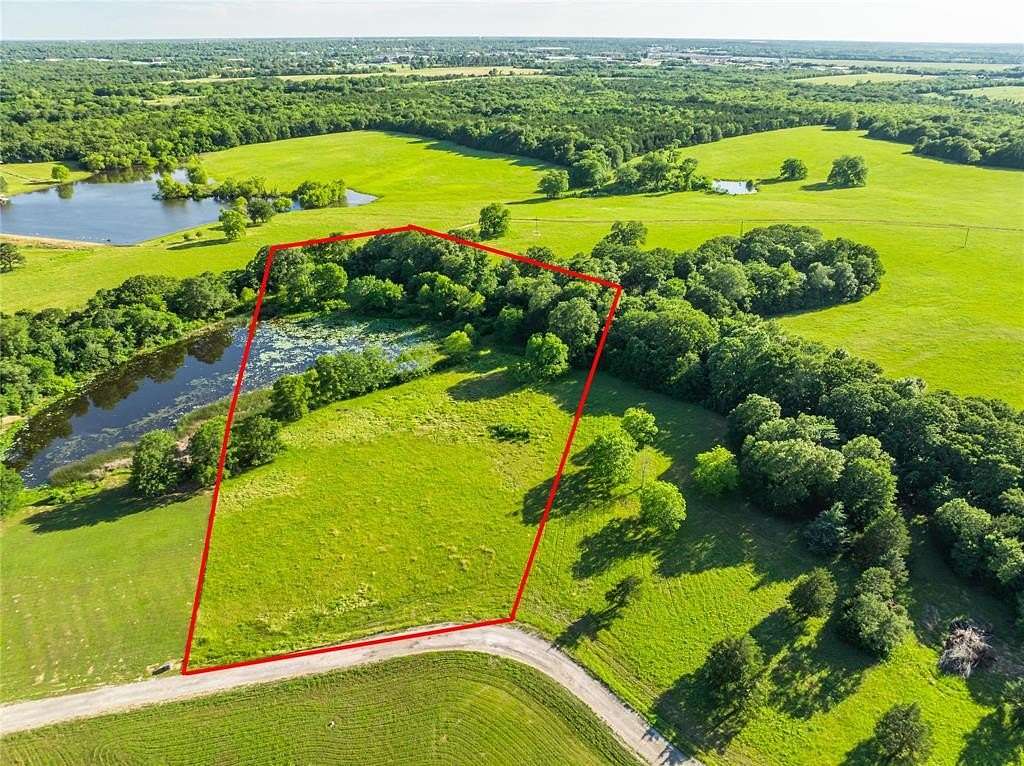 5 Acres of Residential Land for Sale in Paris, Texas