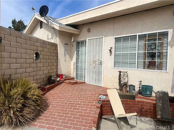 10 Acres of Residential Land with Home for Sale in Helendale, California