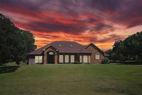 2.67 Acres of Residential Land with Home for Sale in Aledo, Texas