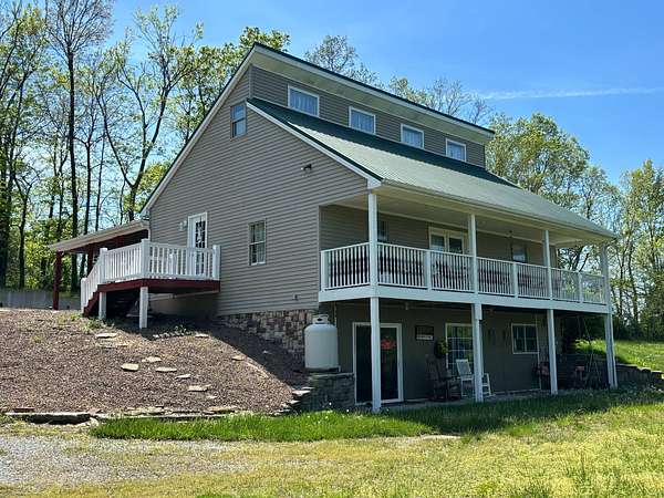 4.5 Acres of Land with Home for Sale in Springfield, Kentucky