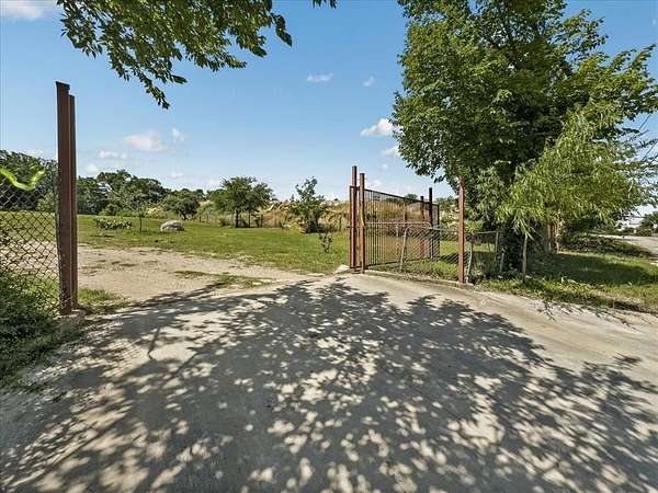 1 Acre of Residential Land for Sale in Dallas, Texas