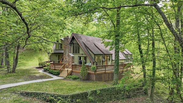 7.27 Acres of Residential Land with Home for Sale in Wise, Virginia