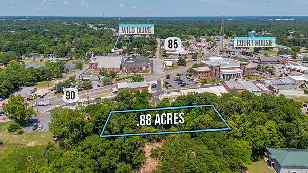 0.88 Acres of Mixed-Use Land for Sale in Crestview, Florida