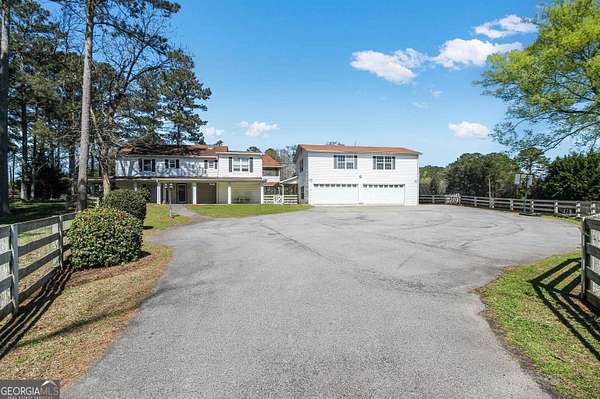 4.6 Acres of Improved Mixed-Use Land for Sale in Locust Grove, Georgia