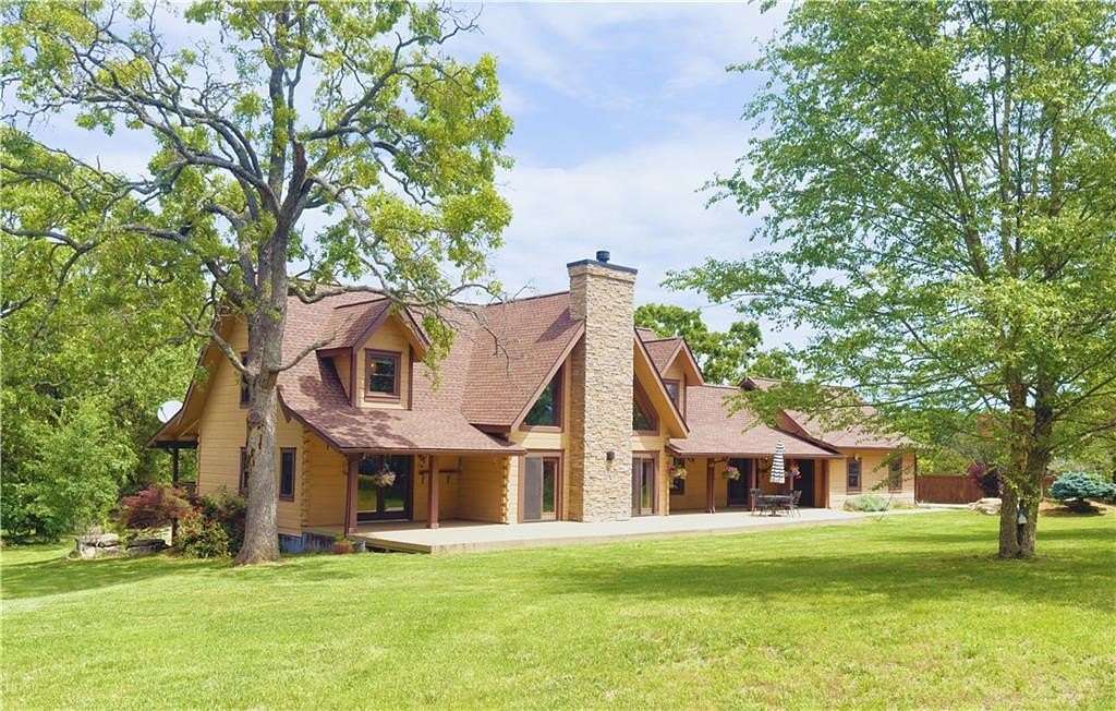 27 Acres of Land with Home for Sale in Eureka Springs, Arkansas