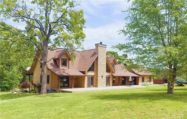 27 Acres of Land with Home for Sale in Eureka Springs, Arkansas