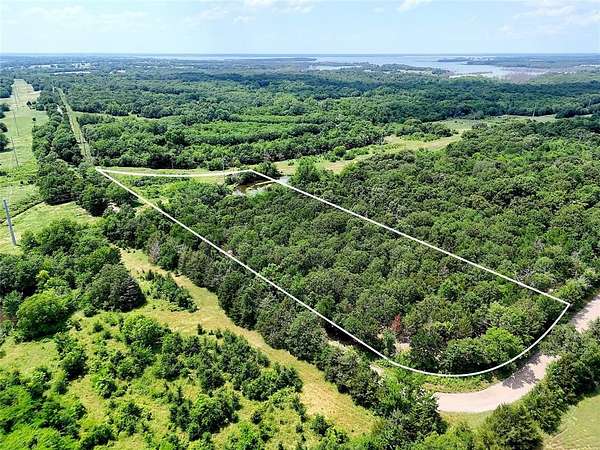 9 Acres of Residential Land for Sale in Honey Grove, Texas