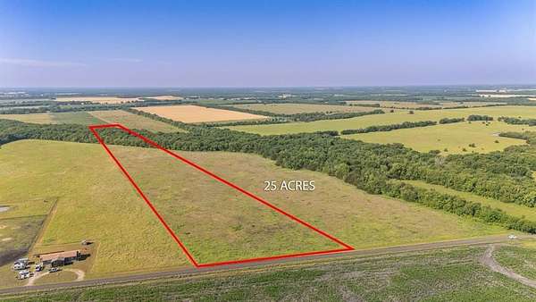 28.2 Acres of Recreational Land & Farm for Sale in Ladonia, Texas