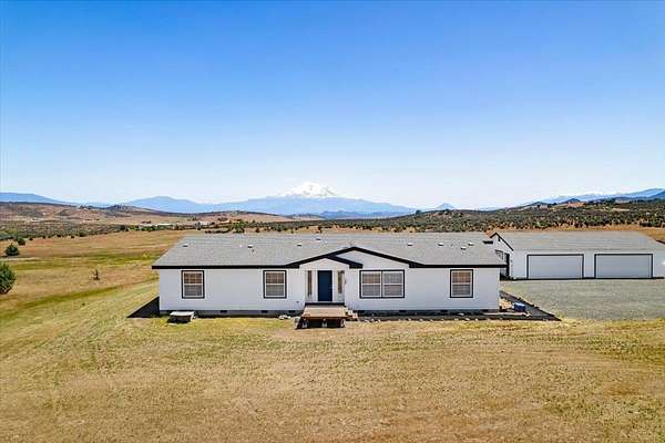 40 Acres of Agricultural Land with Home for Sale in Yreka, California