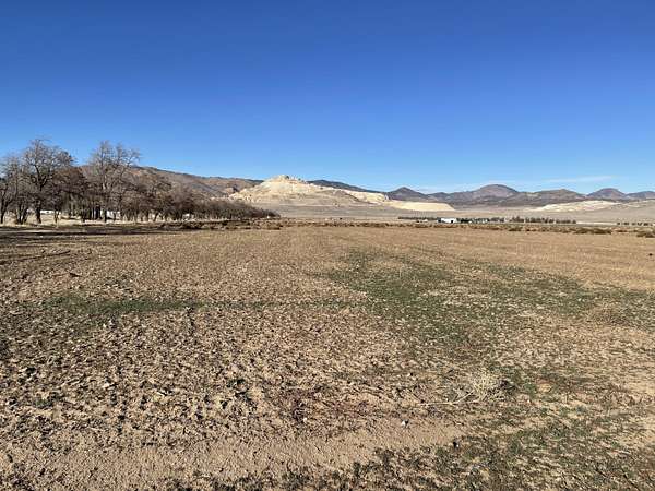 19.5 Acres of Land for Sale in Tehachapi, California