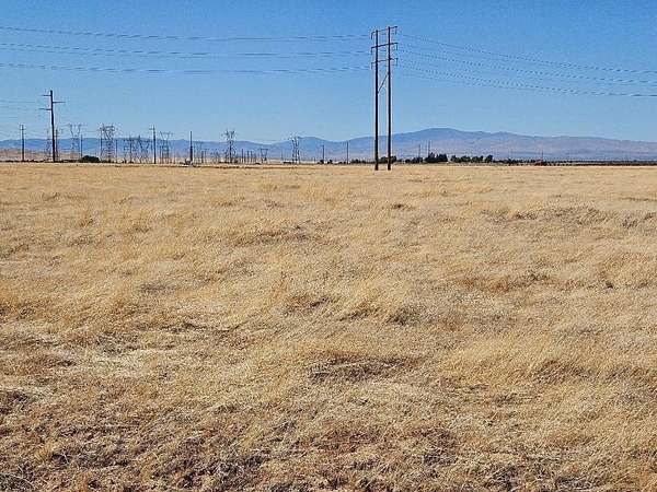 0.87 Acres of Land for Sale in Del Sur, California