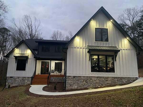 3.63 Acres of Residential Land with Home for Sale in Whitwell, Tennessee