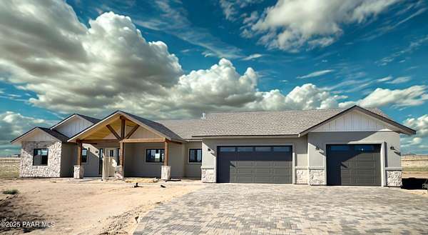 4.5 Acres of Residential Land with Home for Sale in Prescott Valley, Arizona