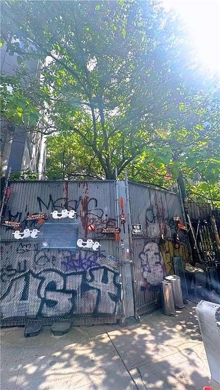 0.03 Acres of Mixed-Use Land for Sale in Brooklyn, New York