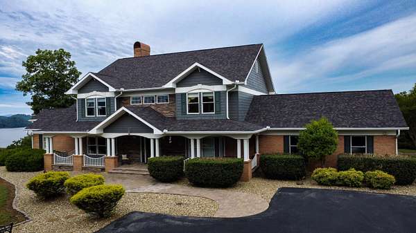 7.46 Acres of Residential Land with Home for Sale in Dandridge, Tennessee