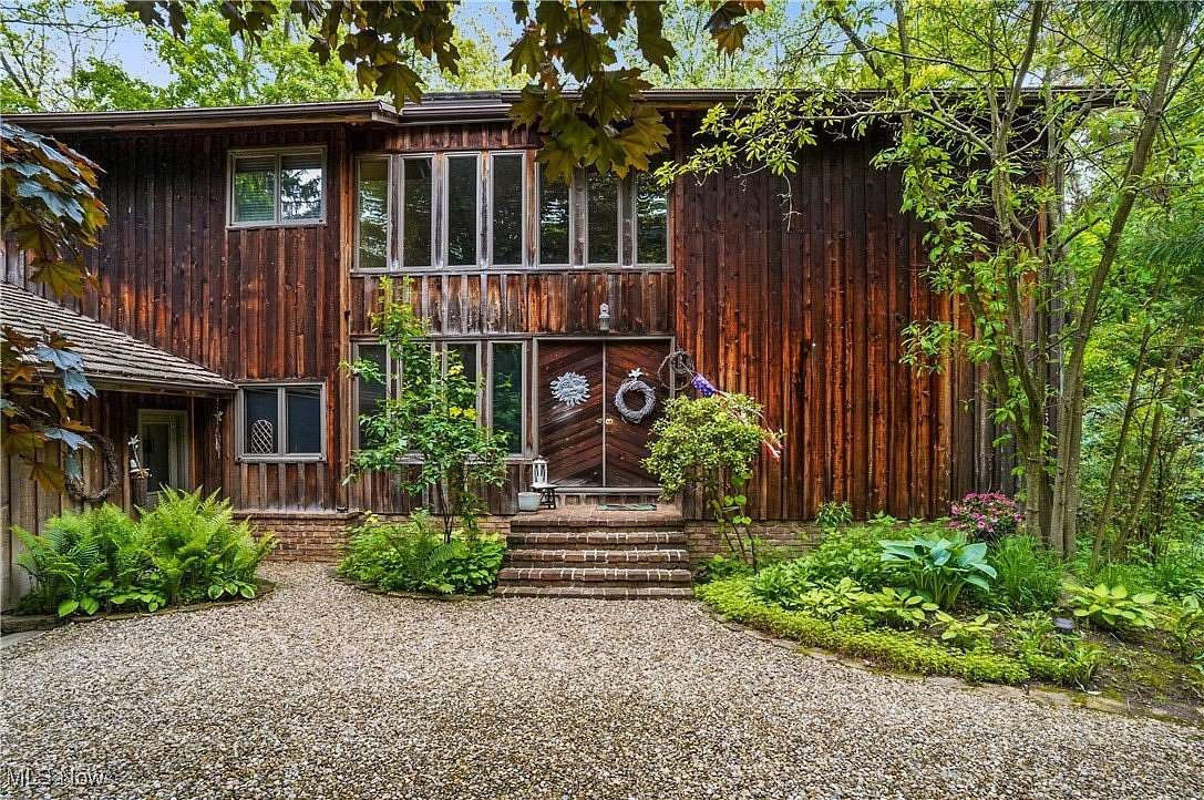 4.54 Acres of Residential Land with Home for Sale in Akron, Ohio