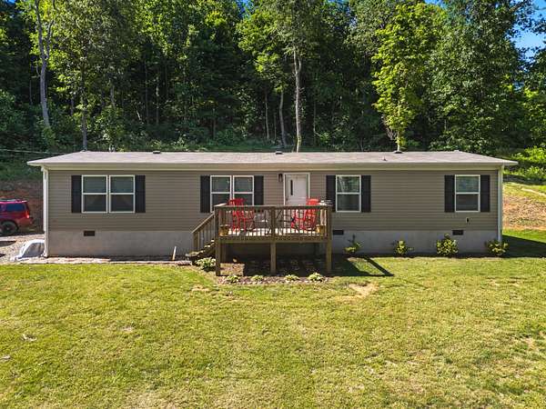 1.74 Acres of Residential Land with Home for Sale in Whitesburg, Tennessee