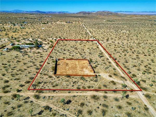 5 Acres of Residential Land for Sale in Yucca Valley, California