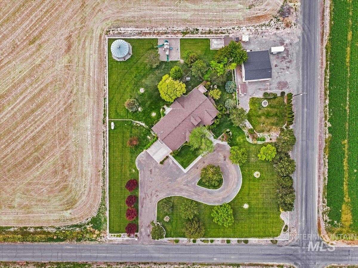 2 Acres of Residential Land with Home for Sale in Buhl, Idaho