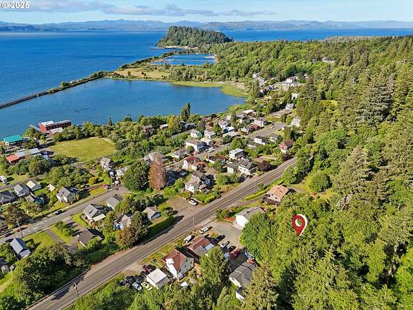 0.18 Acres of Residential Land for Sale in Astoria, Oregon