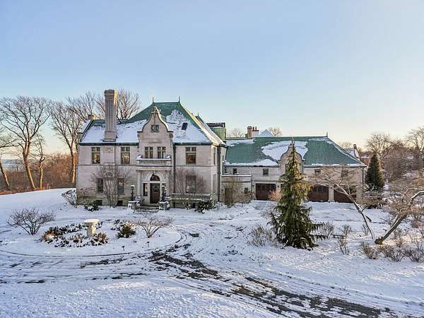 3.8 Acres of Residential Land with Home for Sale in Milwaukee, Wisconsin