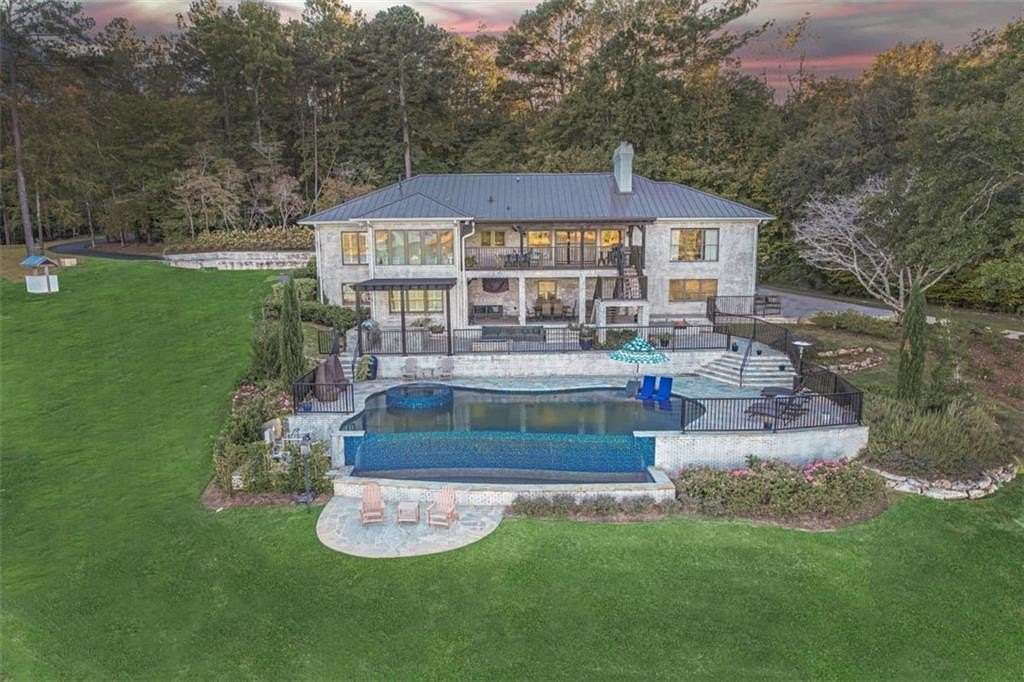 4 Acres of Residential Land with Home for Lease in Lizella, Georgia