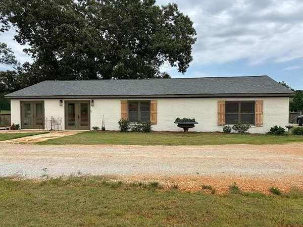 172 Acres of Land with Home for Sale in Hartwell, Georgia