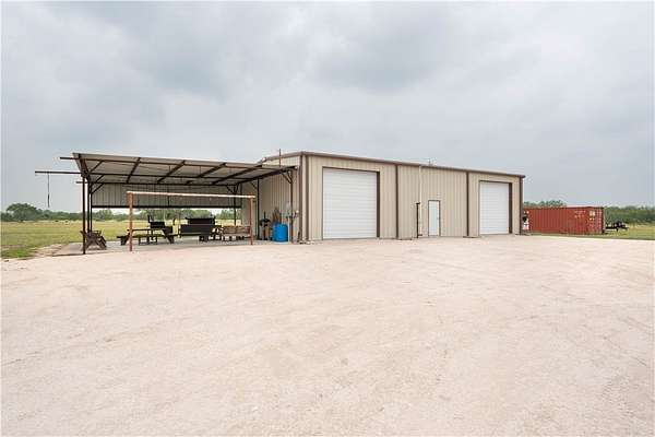 7.45 Acres of Residential Land with Home for Sale in Alice, Texas