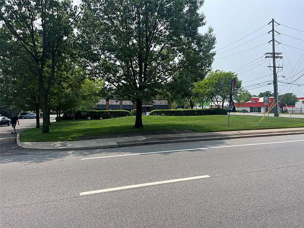0.09 Acres of Commercial Land for Sale in Bay Shore, New York